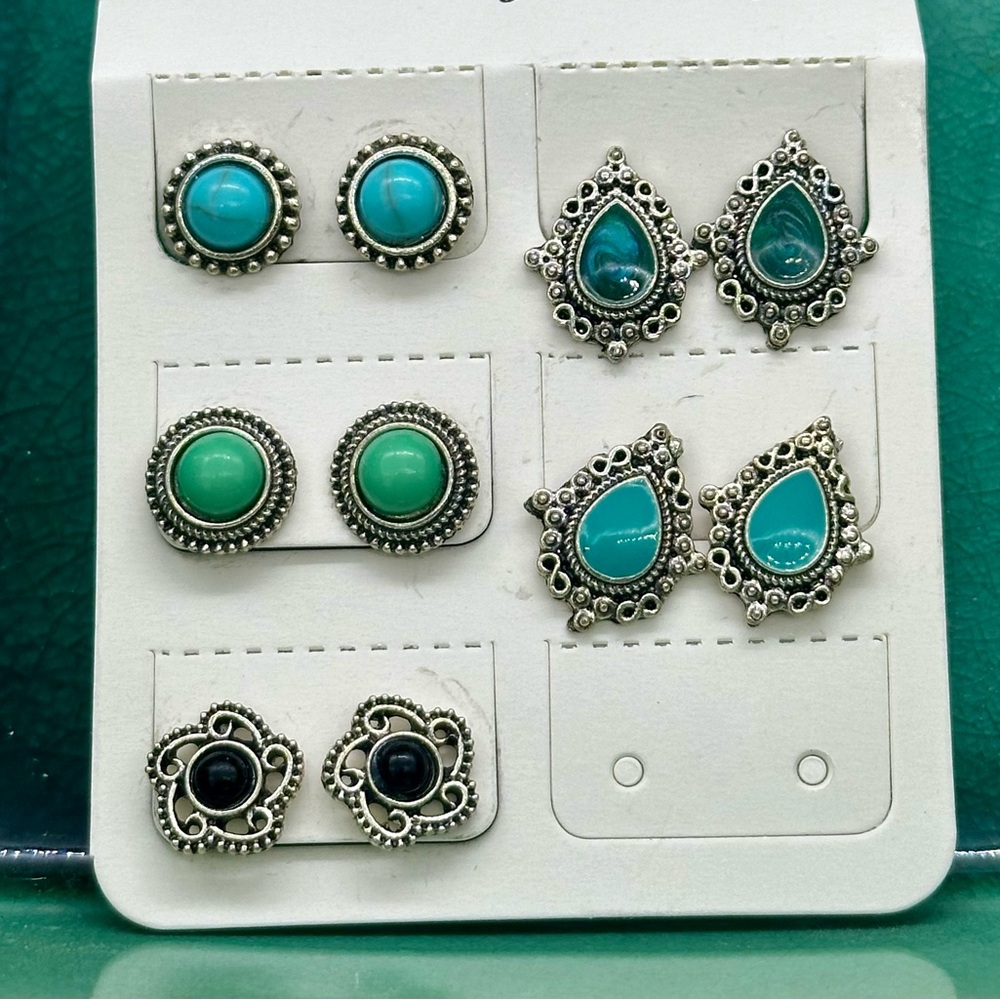 Set Of 5 Earrings - image 1